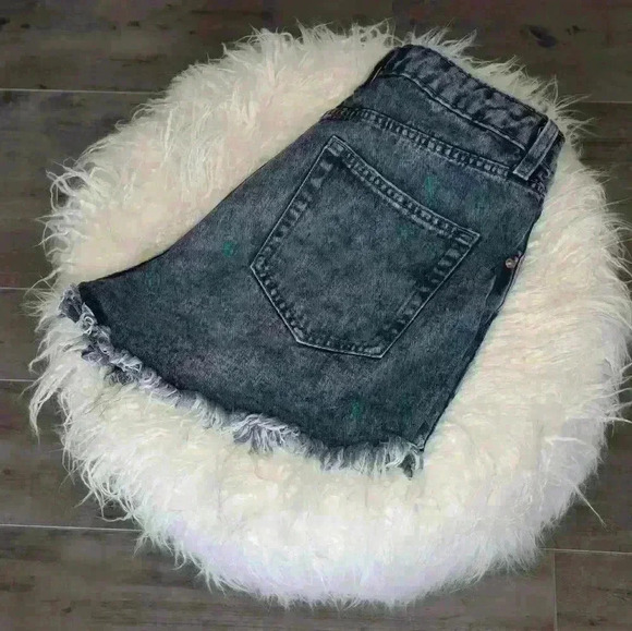 Wild Fable High Waisted Distressed Shorts - Picture 6 of 8